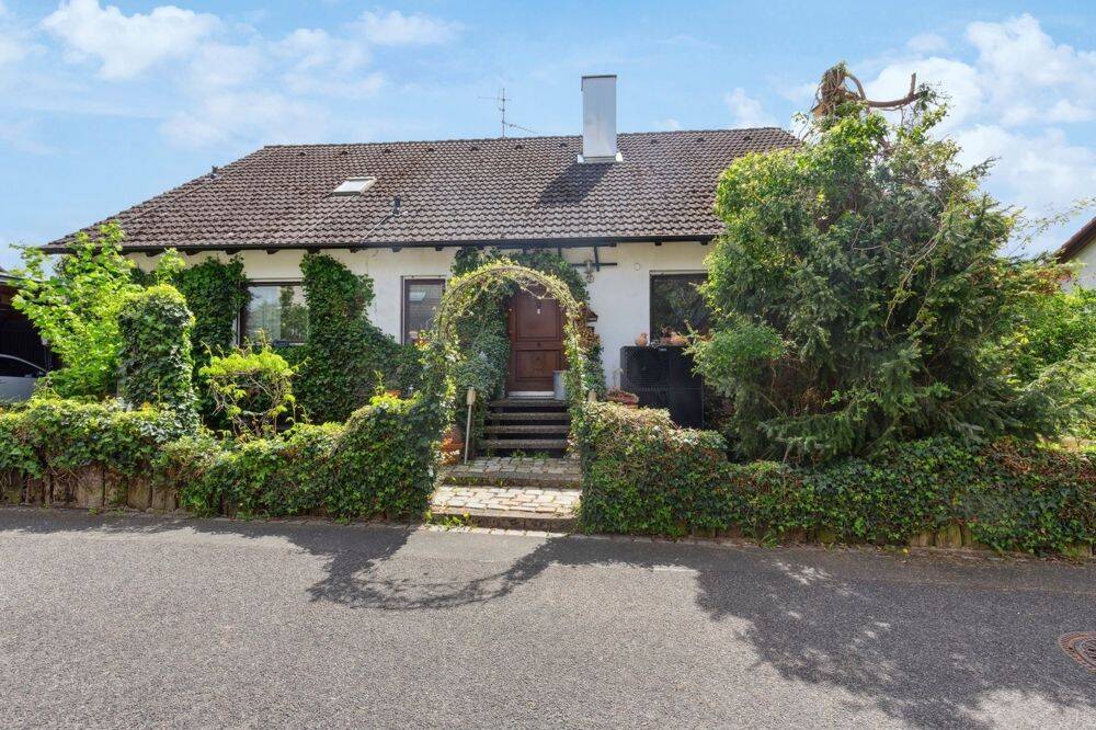 Solides Einfamilienhaus mit PV-Anlage und Wärmepumpe aus 2025, 90592 Schwarzenbruck
