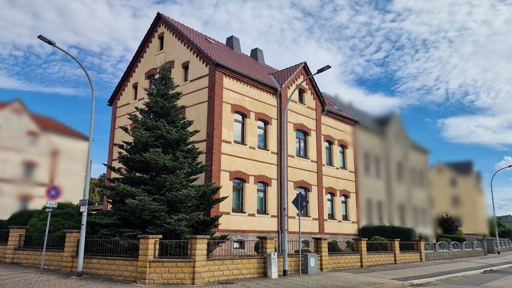 Charmantes Zweifamilienhaus mit großem Garten, Garage & 13 Zimmern in Burgstädt, 9217 Burgstädt