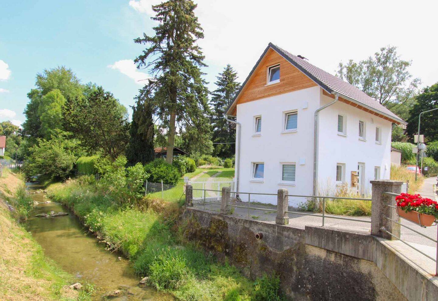 Lieber Haus als Wohnung? Charmantes Einfamilienhäuschen in LA-Achdorf!, 84028 Landshut (Altstadt Peter und Paul)