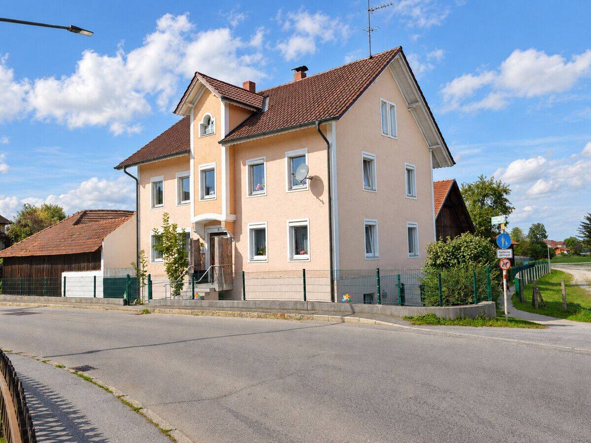 Anwesen mit viel Platz und Gestaltungsmöglichkeiten, 94501 Aidenbach