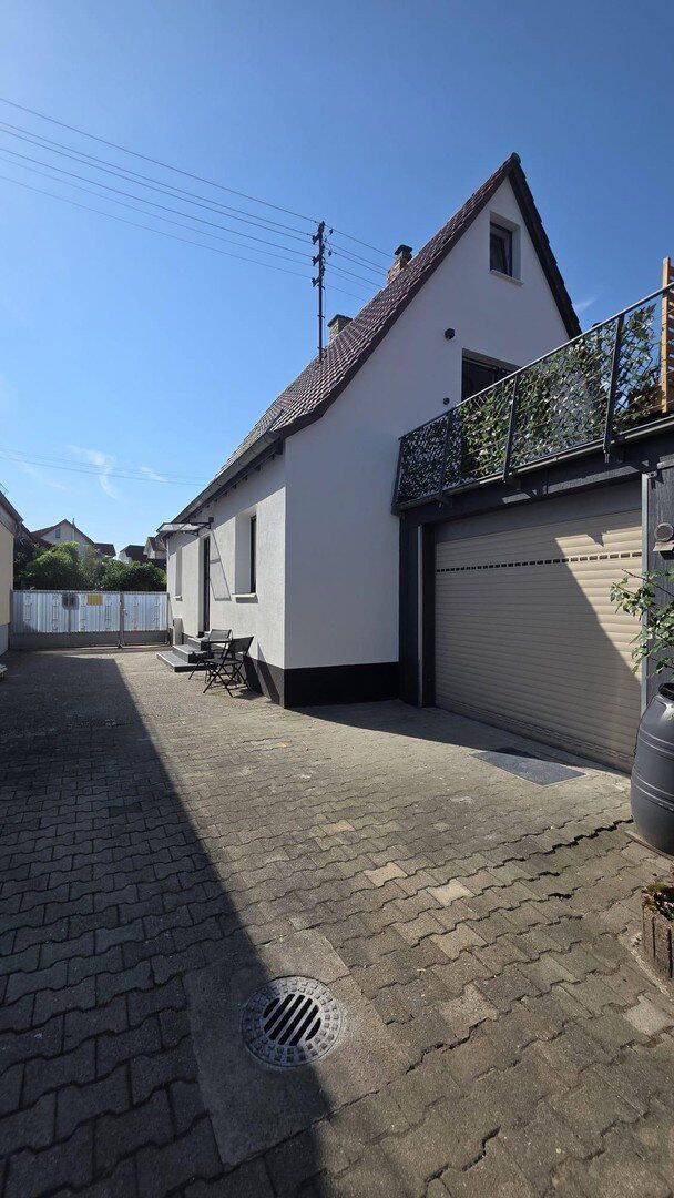 Einziehen & wohlfühlen: Modernisiertes Stadthaus mit Garage und Terrasse – provisionsfrei, 69207 Sandhausen