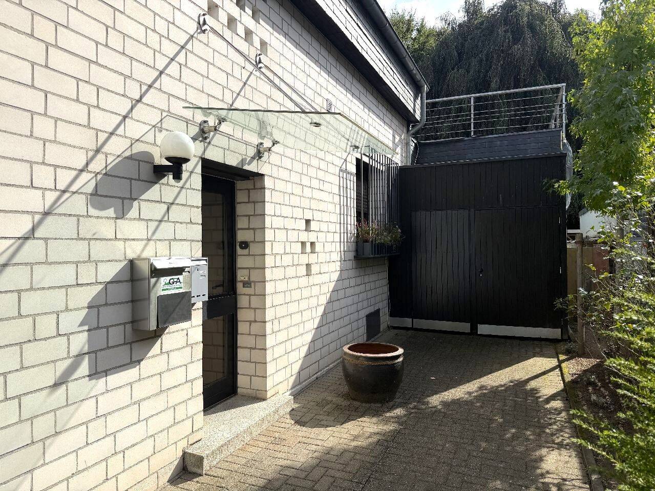 Modernisierte 3-Zimmer-Maisonette mit Dachterrasse und Einbauküche in der Waldsiedlung!, 51375 Leverkusen (Schlebusch)