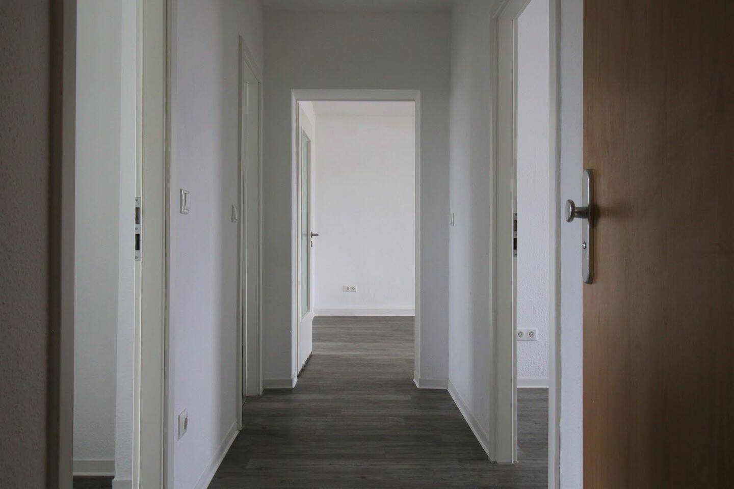3-Raum-Wohnung mit Tageslichtbad!, 15890 Eisenhüttenstadt