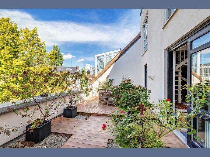 Möbliert: Schöne Maisonette-Galerie Wohnung mit Dachterrasse & Balkon, 80639 München (Laim Neuhausen-Nymphenburg)
