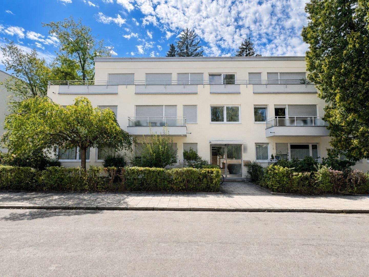 Renovierungsbedürftige 2,5-Zimmer-Eigentumswohnung in guter Lage von München Harlaching, 81545 München (Untergiesing-Harlaching)