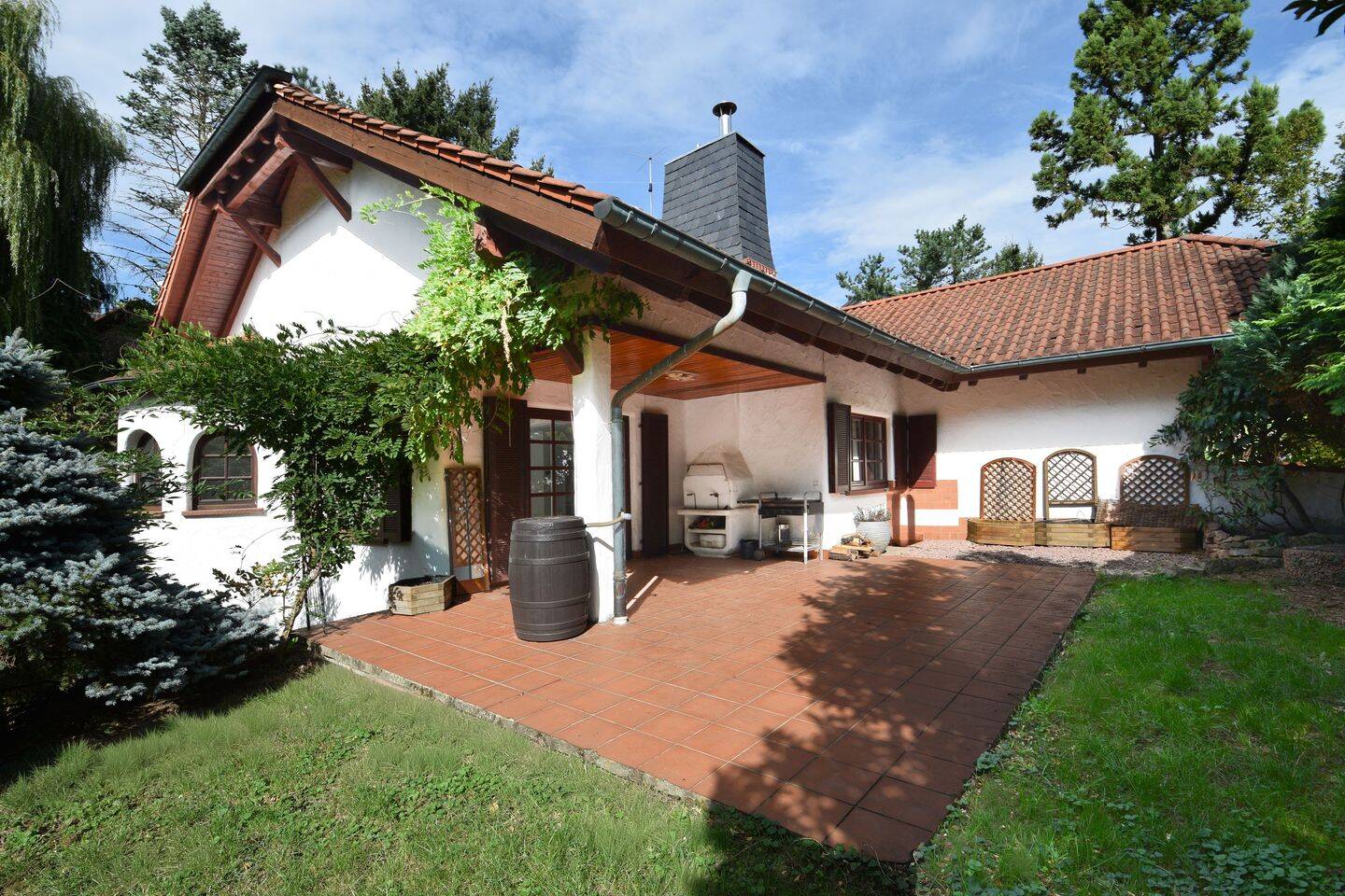 Wohnen im Grünen – Traumhaftes Einfamilienhaus in Hösbach/Rottenberg, 63768 Hösbach
