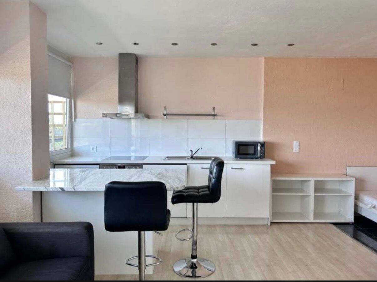 Stilvolle, gepflegte, möblierte 1,5-Zimmer-Wohnung mit Balkon und Einbauküche in Sindelfingen, 71067 Sindelfingen