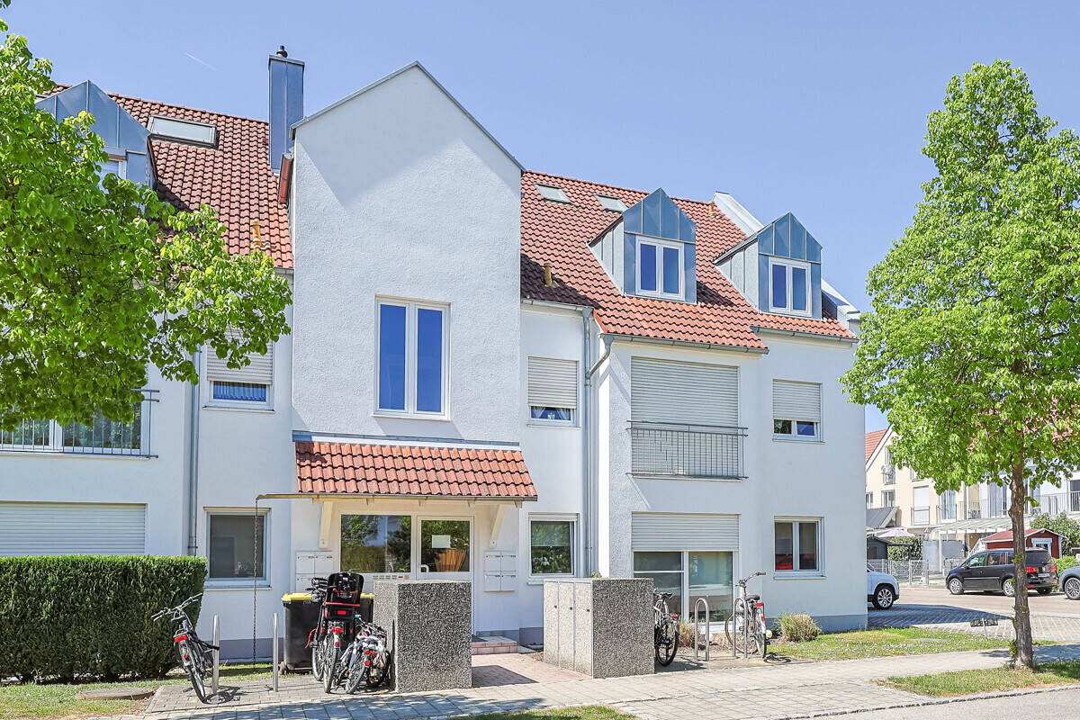 Lichtdurchflutete 3-Zimmer-Wohnung mit ausgebautem Dachboden, 85077 Manching