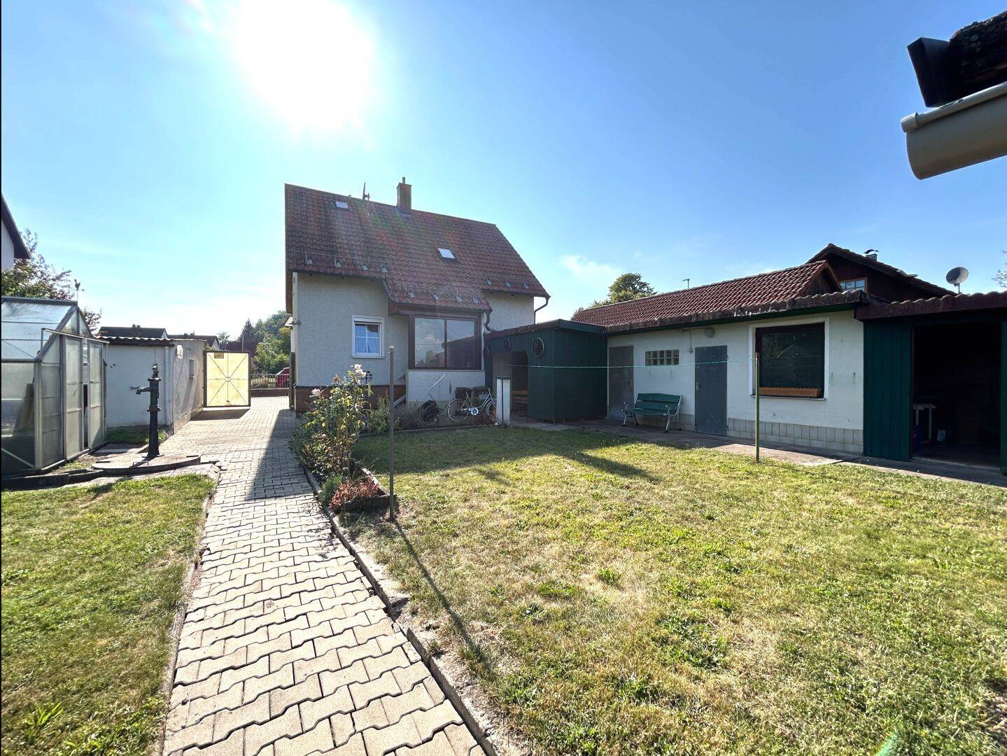 Charmantes Einfamilienhaus mit Garage und Werkstatt in Sulzbach-Rosenberg, 92237 Sulzbach-Rosenberg