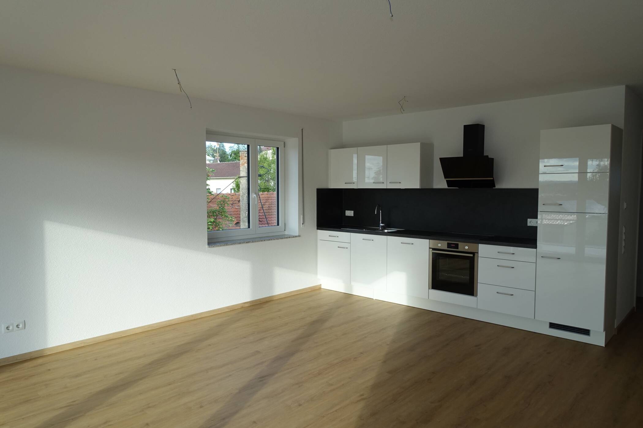 Neubau 3,5 Zimmer-Wohnung in ruhiger Lage mit attraktiver Ausstattung, 88367 Hohentengen