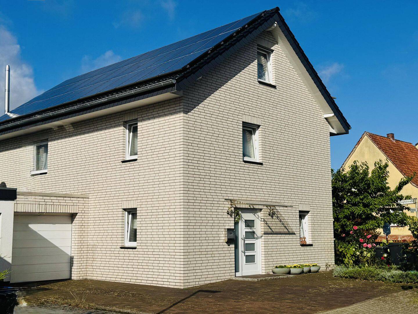 Modern wohnen, nachhaltig leben – Einfamilienhaus mit Erdwärme und PV-Anlage in Bielefeld, 33689 Bielefeld (Dalbke Sennestadt)