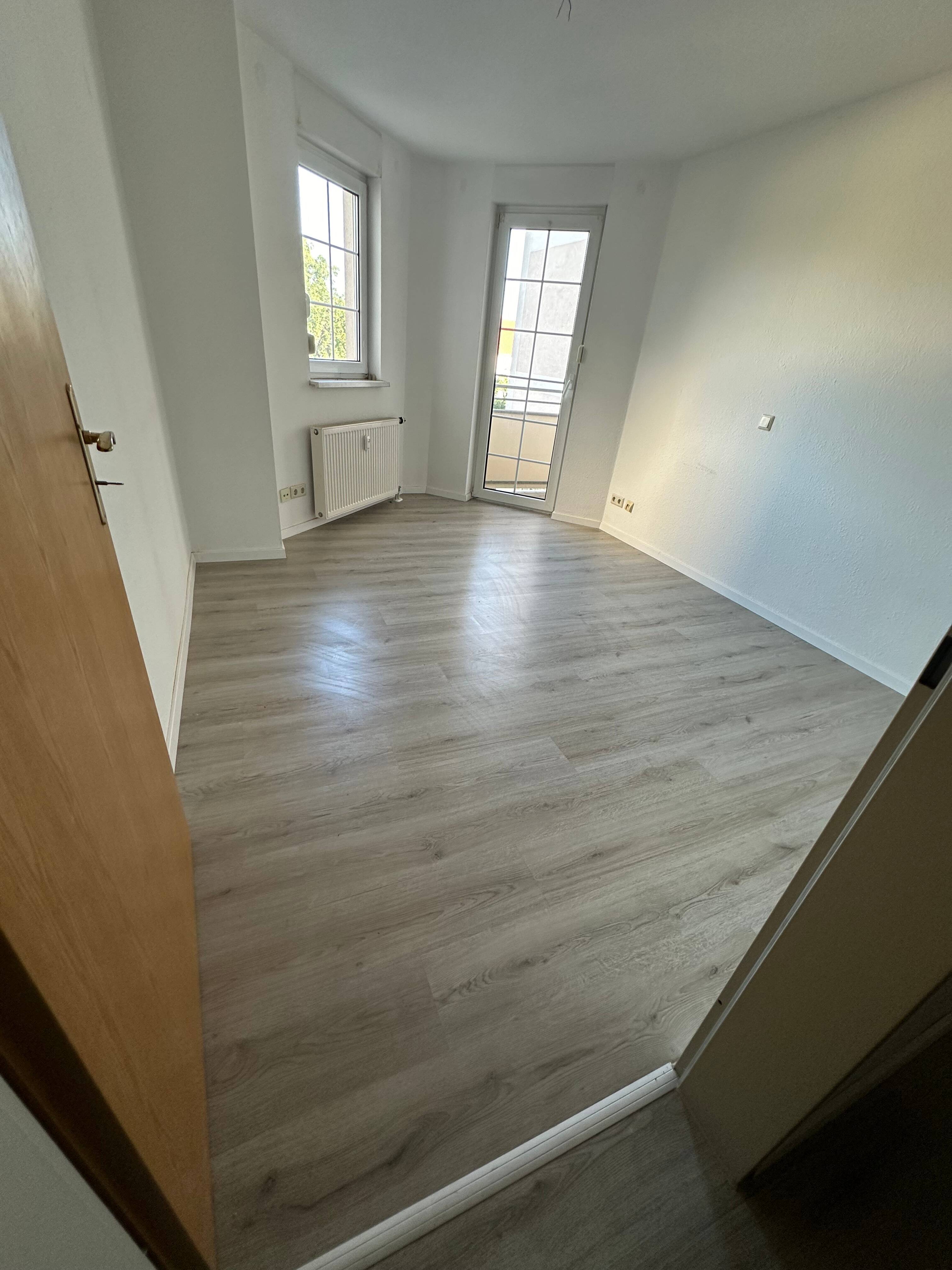 lichtdurchflutete 2-Raum-Wohnung mit Balkon (W27), 4610 Meuselwitz