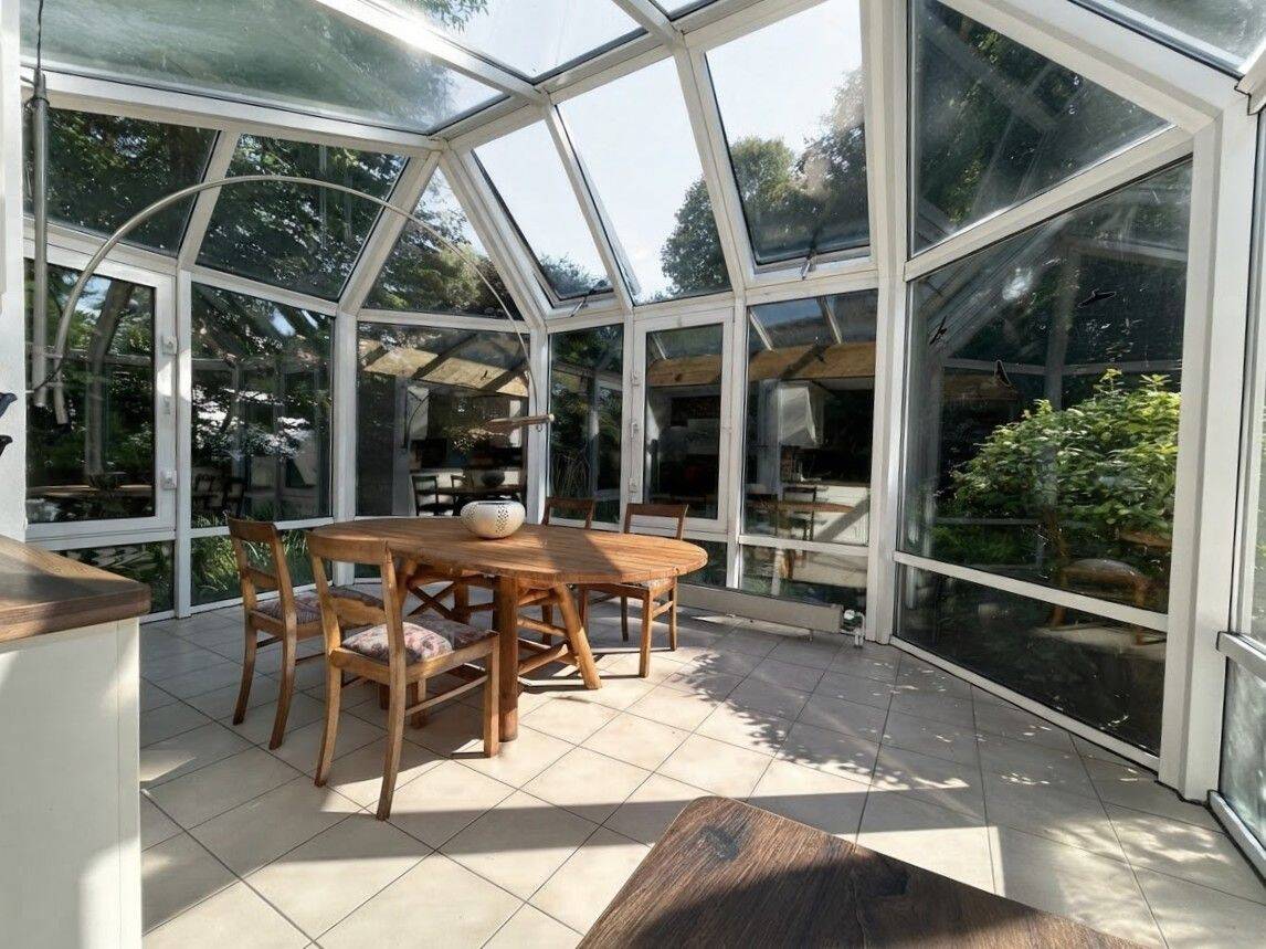 Freistehendes Einfamilienhaus auf traumhaftem Grundstück mit ca. 2.896 m² in Neuwied-Niederbieber, 56567 Neuwied