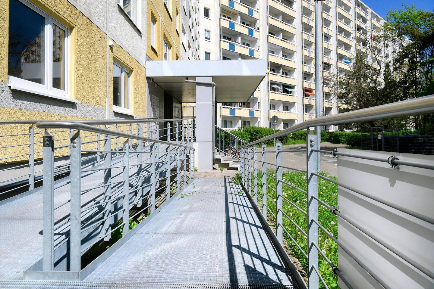 Modern wohnen mit guter Anbindung im Erfurter Rieth., 99089 Erfurt (Altstadt Andreasvorstadt Berliner Platz Ilversgehofen Rieth)