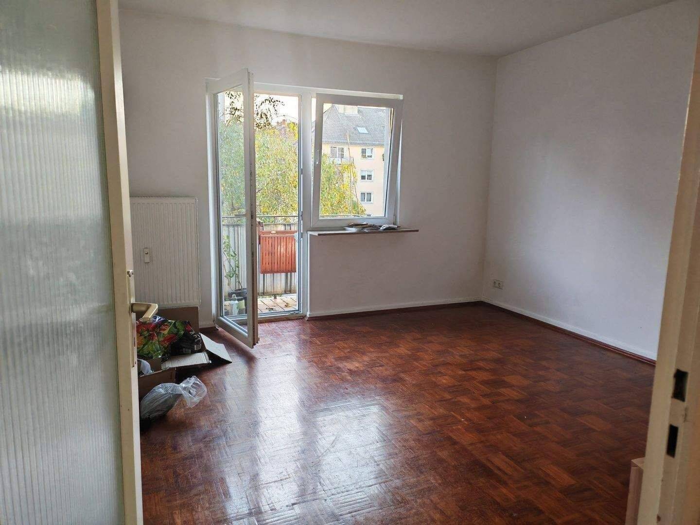 TOPLAGE 3 ZW WOHNUNG PARKETT HOCHWERTIGE EBK WANNENBAD BALKON OBERLINDAU WESTEND FUSSLÄUFIG PENNY DM POST REWE DIV CAFES ALTE OPER BANKENVIERTEL GRÜNE, 60323 Frankfurt am Main (Westend-Nord Westend-Süd)