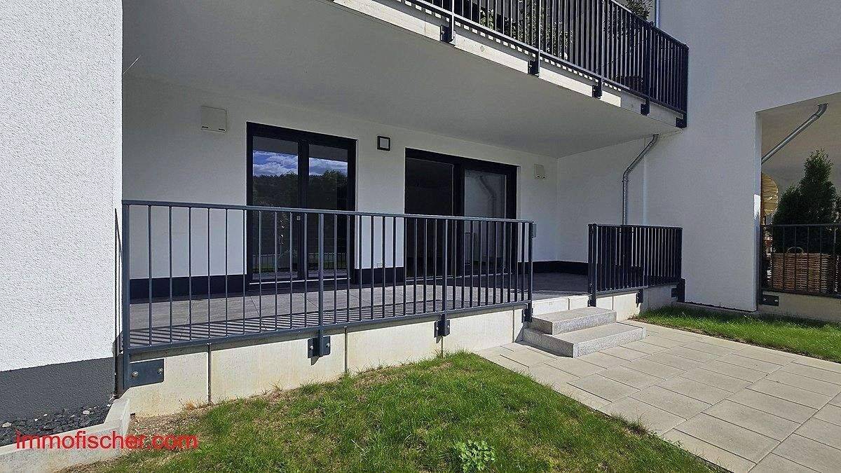 Meiningen – neuwertige Erdgeschoß-Wohnung mit Balkon, 98617 Belrieth