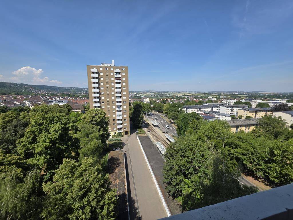 9 OG – Stuttgart-Giebel, ideal geschnittene 3-Zim-Wohnung in einem Mehrfamilienhaus mit Balkon, 70499 Stuttgart
