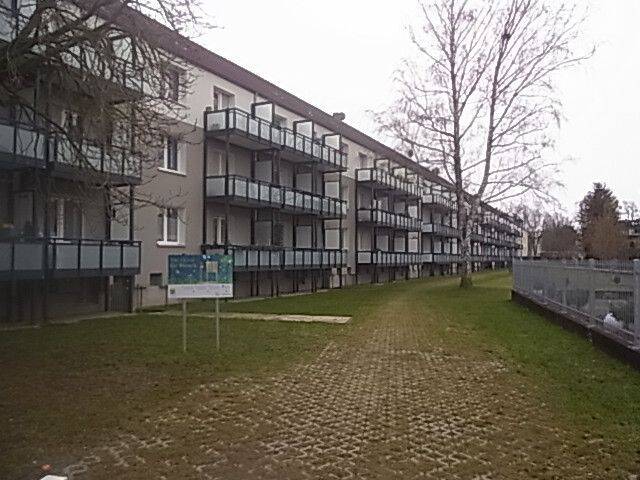 Frisch renovierte 2-Zimmer-Wohnung, ca. 48 m², mit Balkon und Tageslichtbad sofort verfügbar., 30459 Hannover