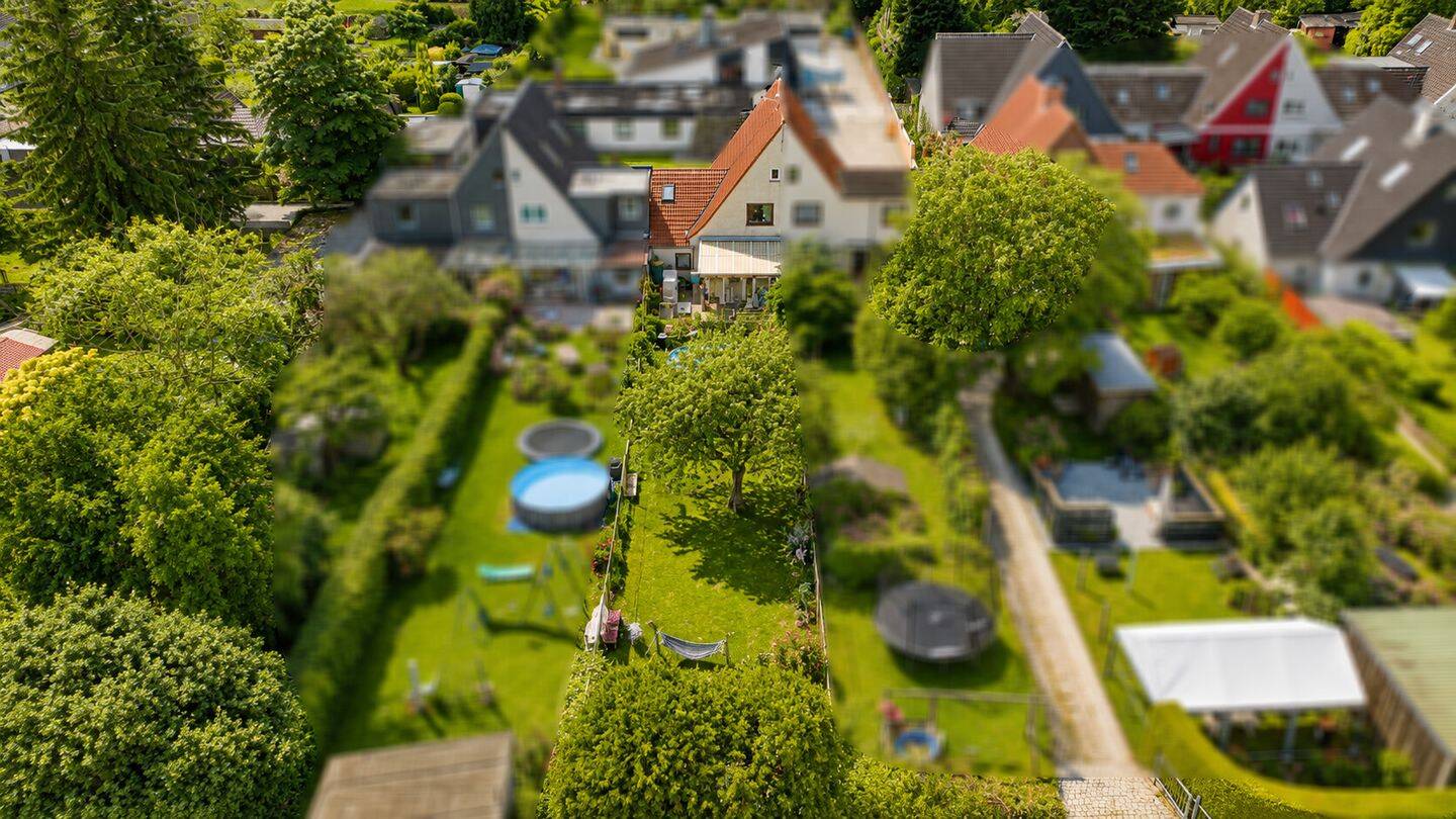 Ein Zuhause zum Verwandeln:  Zentrumsnahe Doppelhaushälfte mit schönem Garten in Flensburg, 24943 Flensburg (Engelsby Fruerlund Jürgensby Sandberg Tarup)
