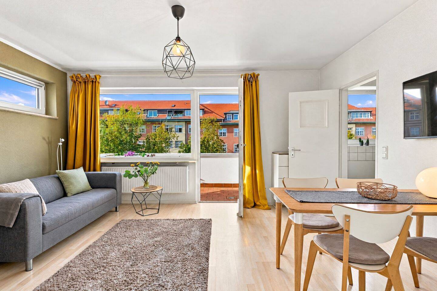 **Bezugsfrei in Lichterfelde – 1 Zimmer mit Balkon & Stellplatz**, 12203 Berlin (Steglitz-Zehlendorf Lichterfelde)