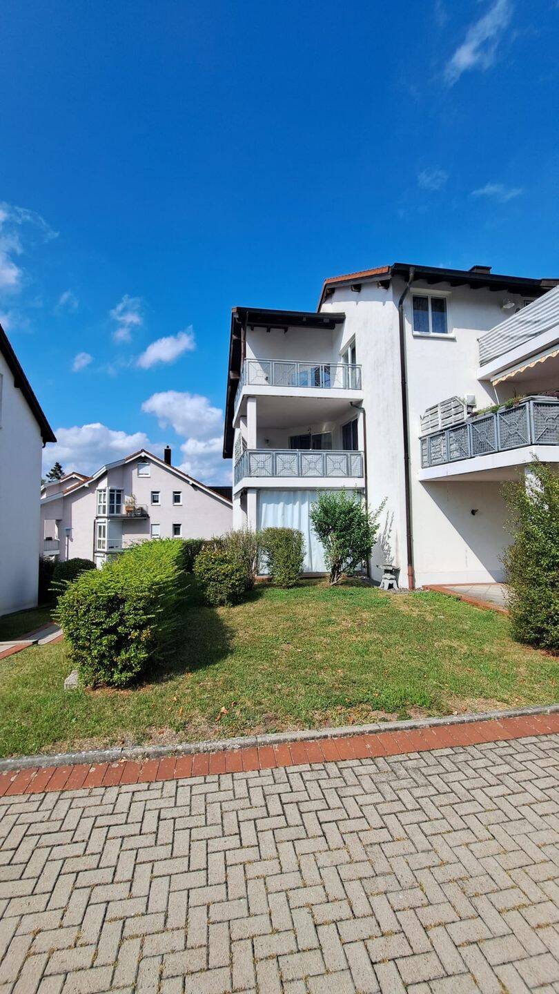 Ruhige, große 2-Zimmer-Wohnung mit Südwest-Balkon & Garage, 96450 Coburg