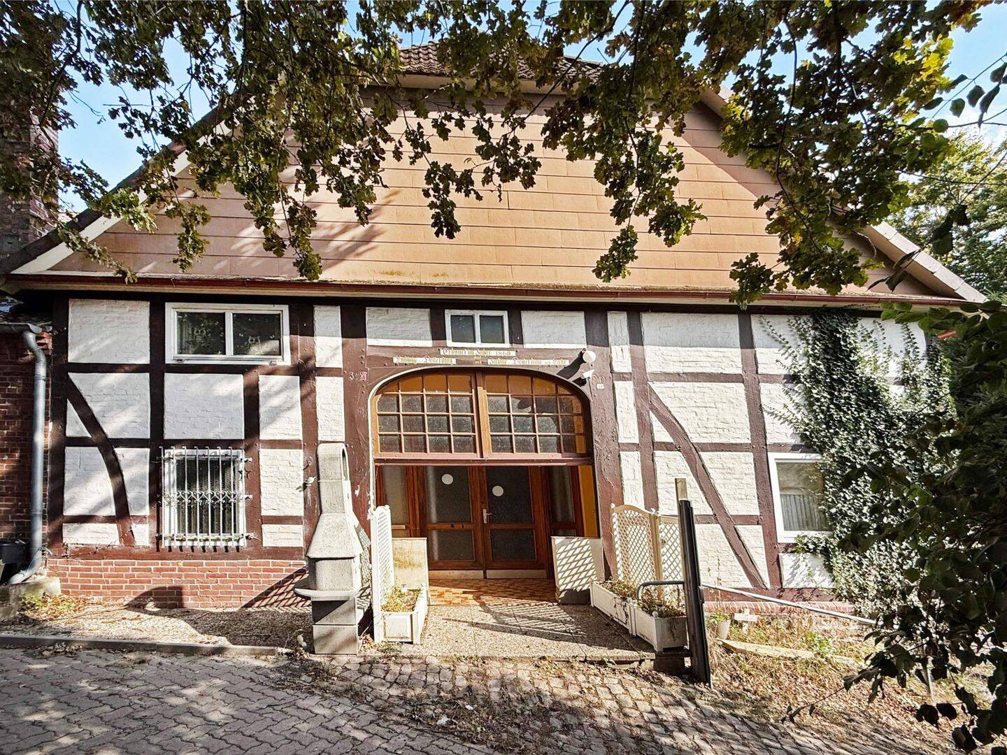 Denkmalgeschütztes Fachwerkhaus von 1860 mit großem Grundstück – ein historisches Anwesen mit Charakter, 31840 Hessisch Oldendorf