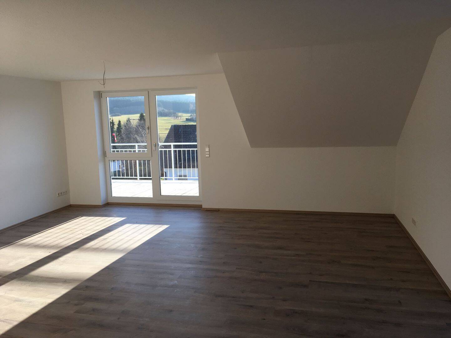Bisingen – Moderne 3-Zimmer-Wohnung mit Balkon zur Miete!, 72406 Bisingen