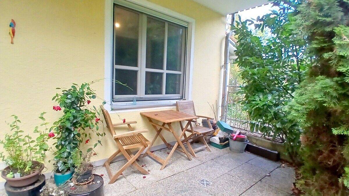Terrassenwohnung mit zwei Zimmer „Im Grünen über den Dächern der Stadt“, 94469 Deggendorf