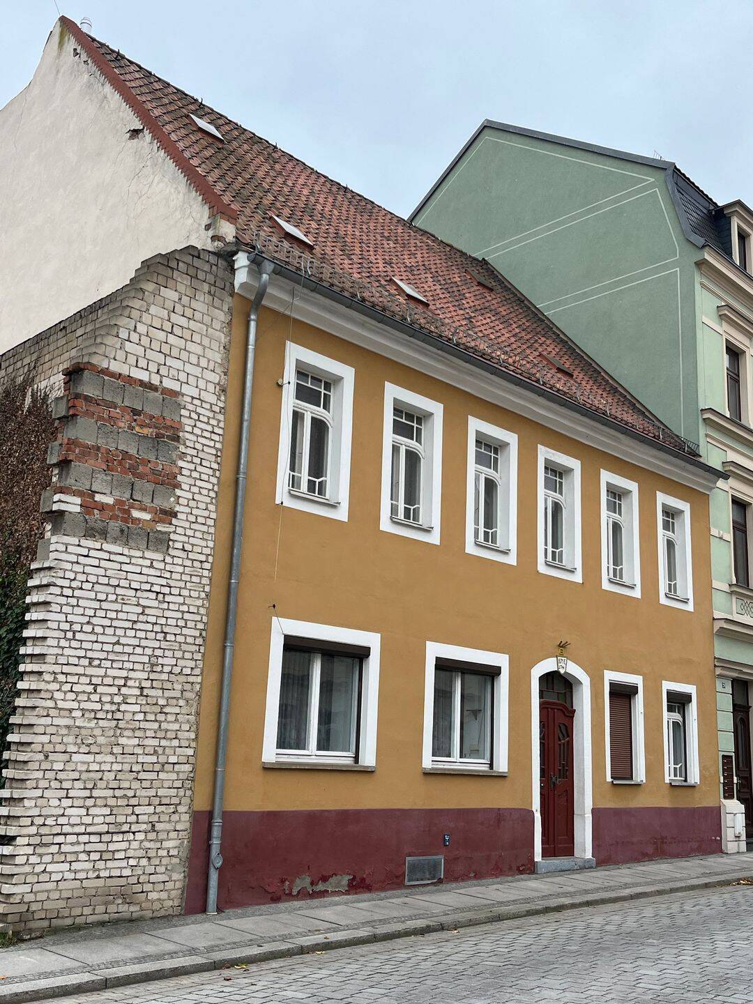 Stilvoll sanierter Altbau mit Charme & EBK – 2-Raum-Wohnung im Herzen von Großenhain, 1558 Großenhain
