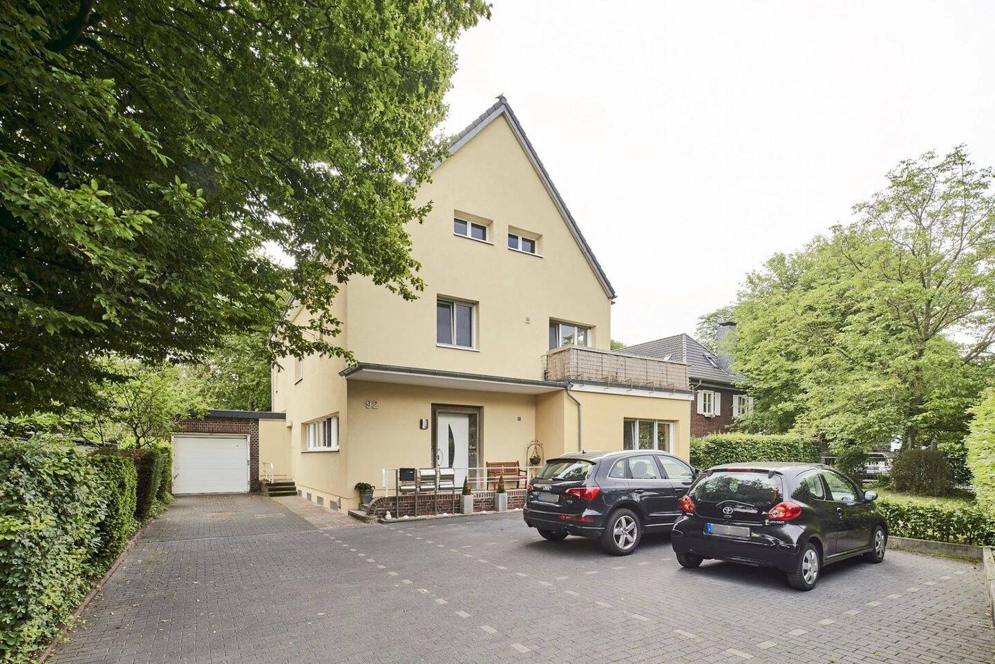 2 Zimmer Dachgeschosswohnung im Altbau in Longerich, 50739 Köln (Nippes Bilderstöckchen Longerich Mauenheim Weidenpesch)