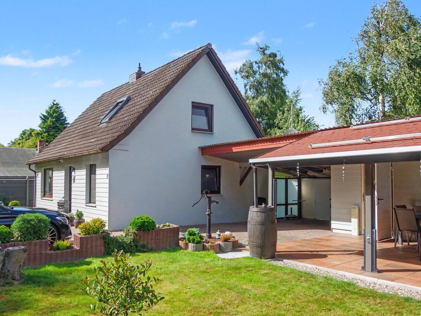 Gepflegtes, renoviertes kleines Einfamilienhaus mit Carport in toller Ortsrandlage in Barlt, 25719 Barlt