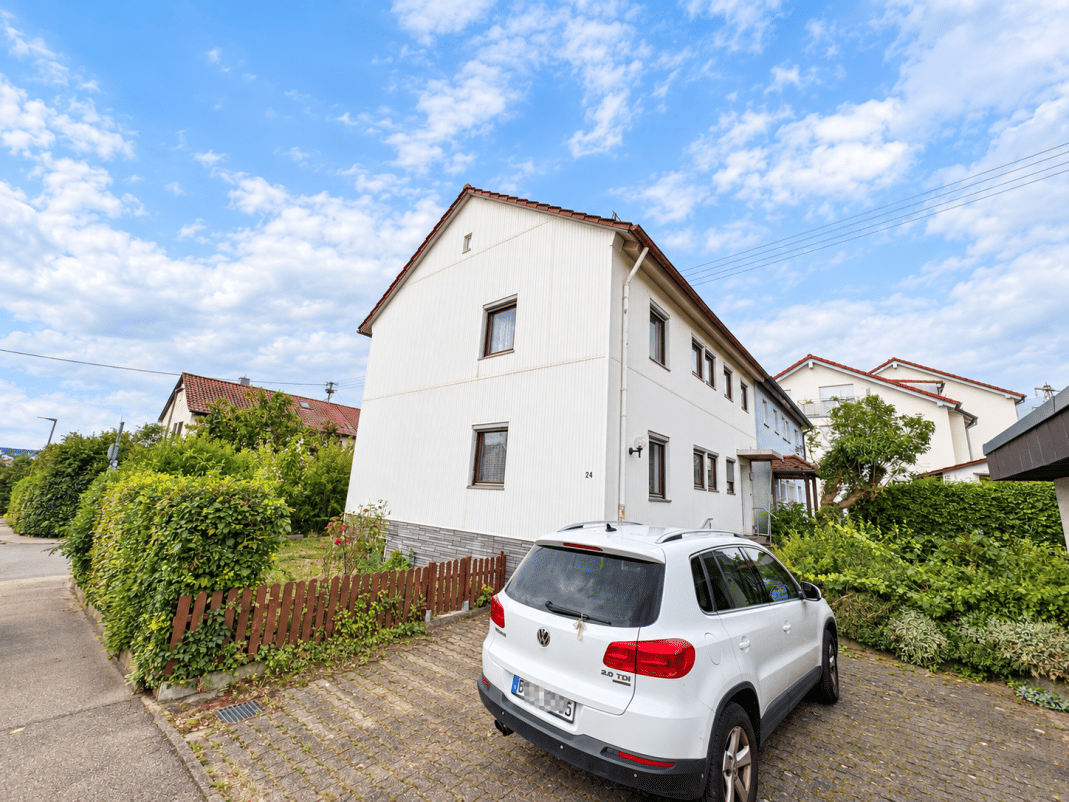 Doppelhaushälfte mit vielseitigem Nutzungspotenzial in Leonberg-Höfingen, 71229 Leonberg
