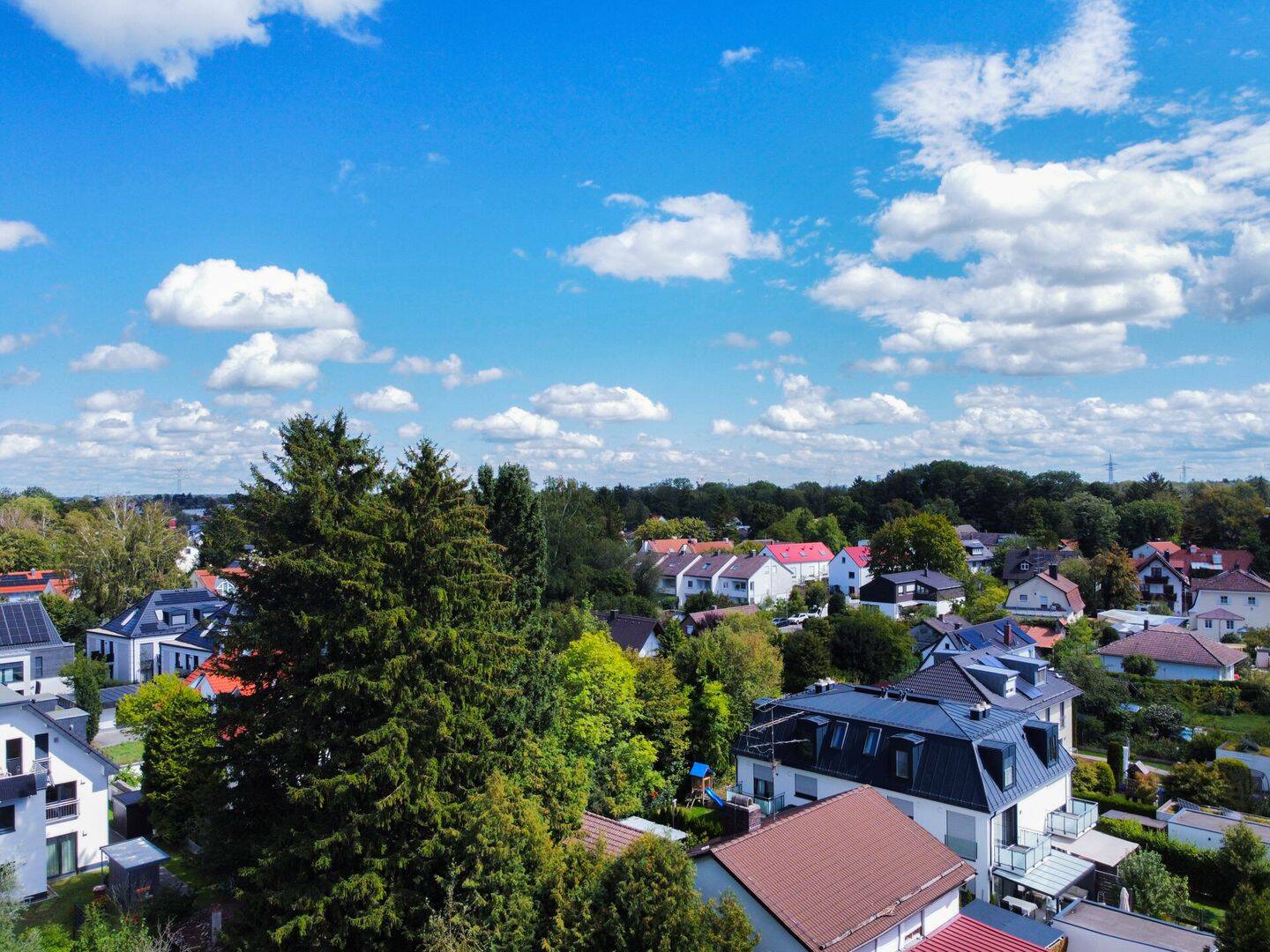 Baugrundstück mit Altebestand und zwei Garagen im schönen Lochhausen | GFZ 0,6, 81249 München (Allach-Untermenzing Aubing-Lochhausen-Langwied Pasing-Obermenzing)