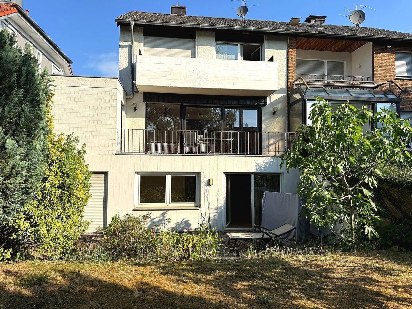 Großzügige Doppelhaushälfte mit Einliegerwohnung in beliebter Wohnlage von Köln-Rondorf, 50997 Köln (Rodenkirchen)