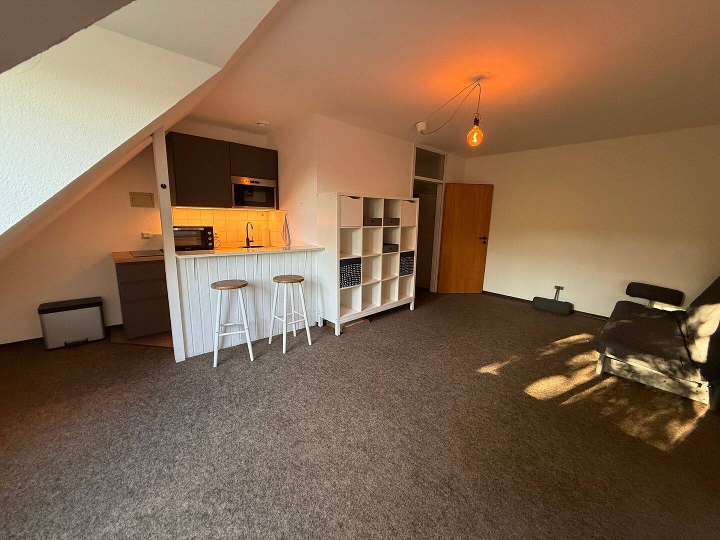 helles möbliertes Single-Apartment in ruhiger Lage – sofort verfügbar, 40591 Düsseldorf (Eller Holthausen Oberbilk Wersten)