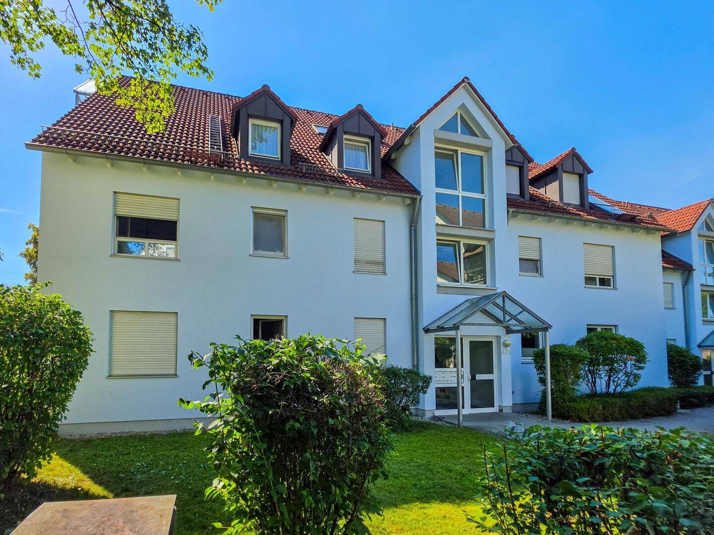 Stilvolle 4-Zimmer-Maisonette mit Galerie und zwei Balkonen in begehrter Lage in Augsburg-Göggingen, 86199 Augsburg (Bergheim Göggingen Haunstetten Inningen)