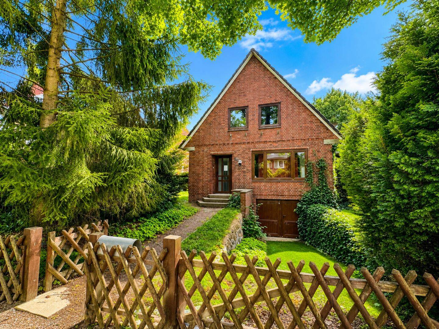 SECRET-SALE! Traumgrundstück nähe Zylinderviertel – Einfamilienhaus mit großem Entwicklungspotenzial, 22529 Hamburg (Hamburg-Nord)