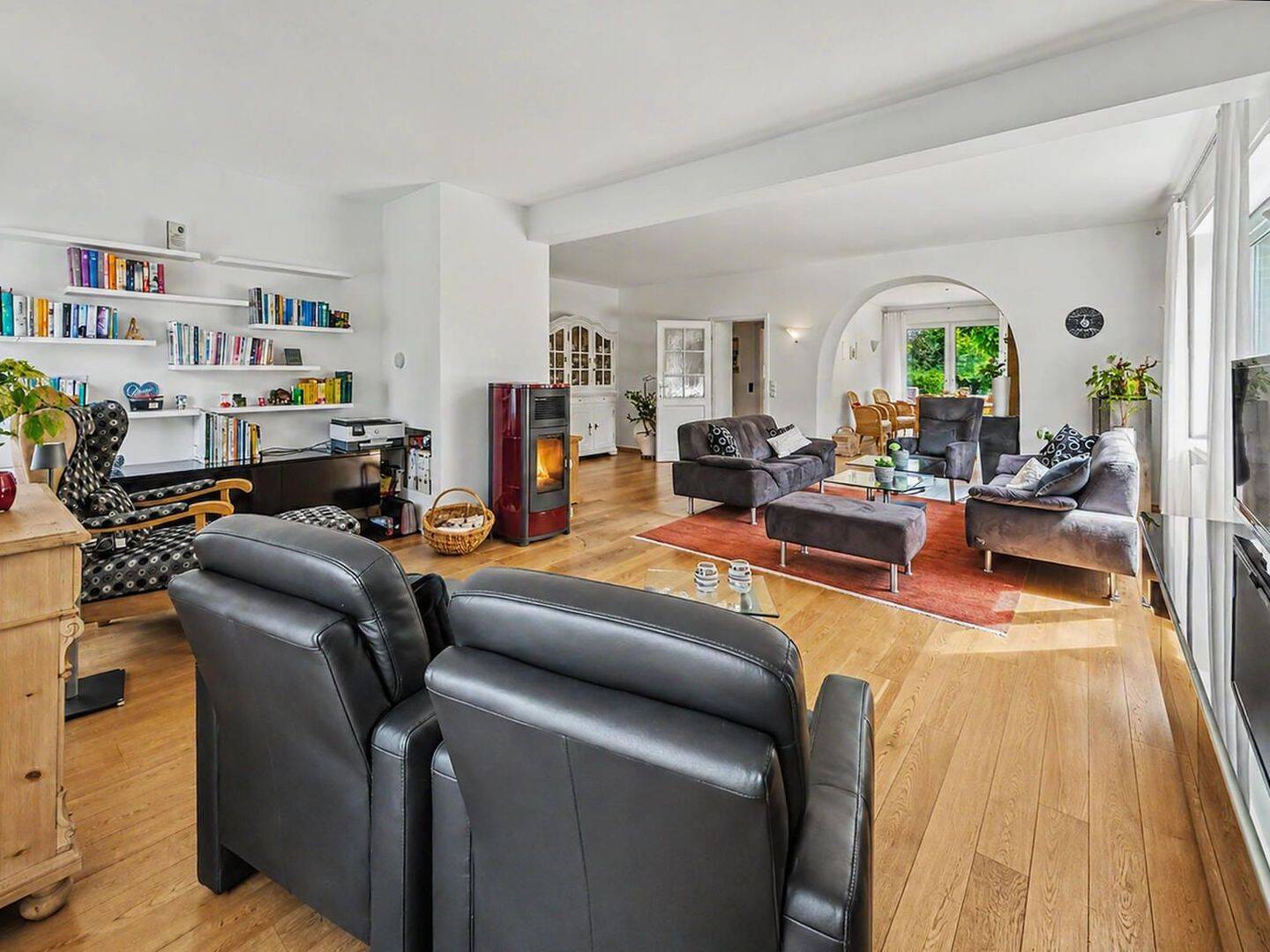 Großzügiges Wohnen in Ibbenbüren – 5 Schlafzimmer, Einliegerwohnung & Traumgrundstück in Ibbenbüren, 49477 Ibbenbüren