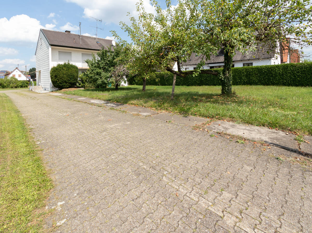 Bauplatz für bis zu vier Reihenhäuser – derzeit Grundstück mit Altbestand, 85092 Kösching