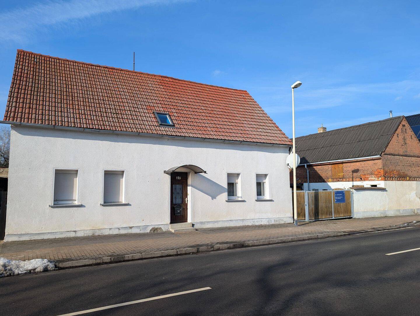 Preiswert ins Eigenheim, energetische Sanierung begonnen, Grundschule+Kita im Ort, 6905 Bad Schmiedeberg