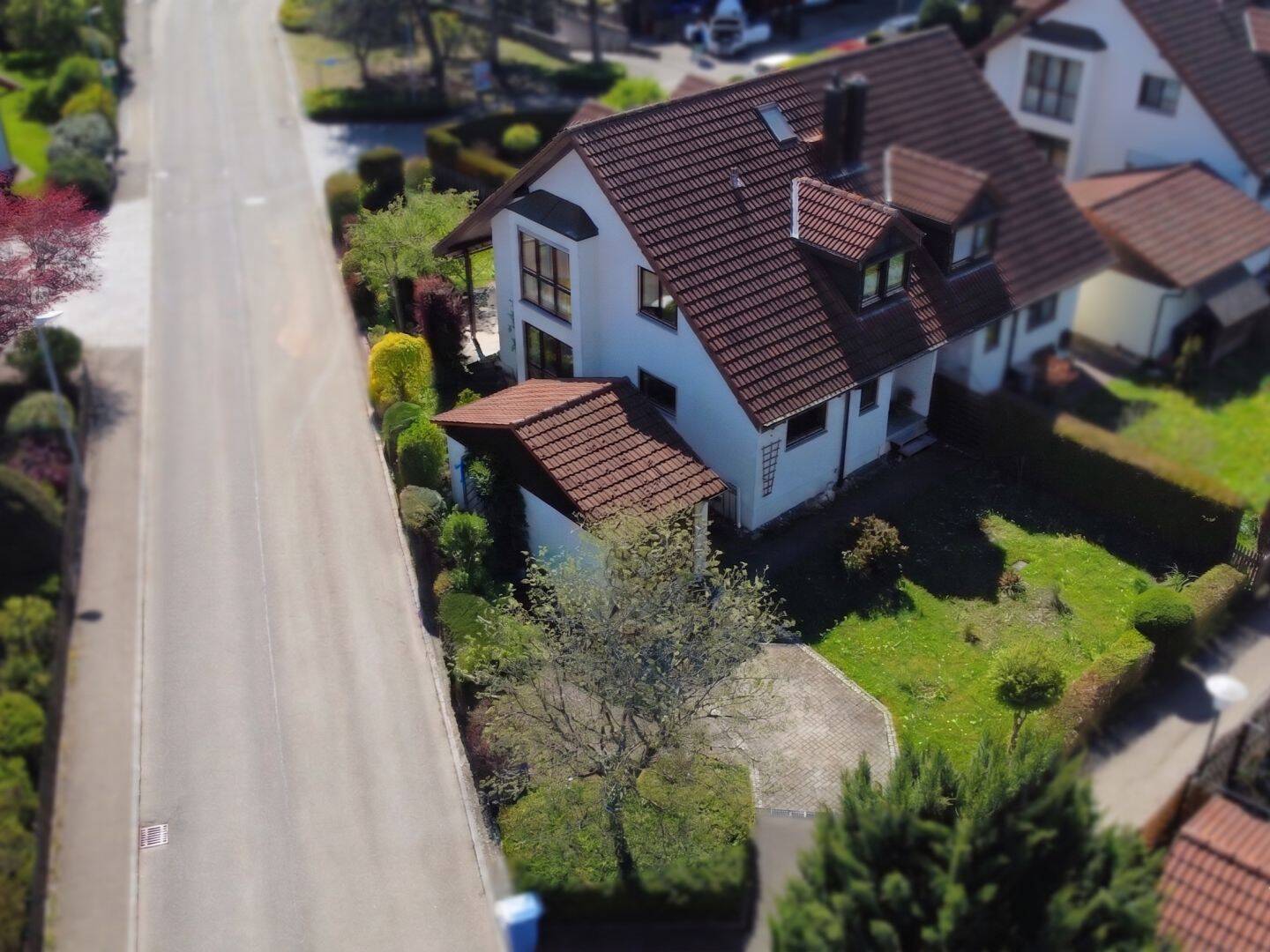 Charmante Doppelhaushälfte mit Blick auf die Burg Hohenzollern in Hechingen, 72379 Hechingen