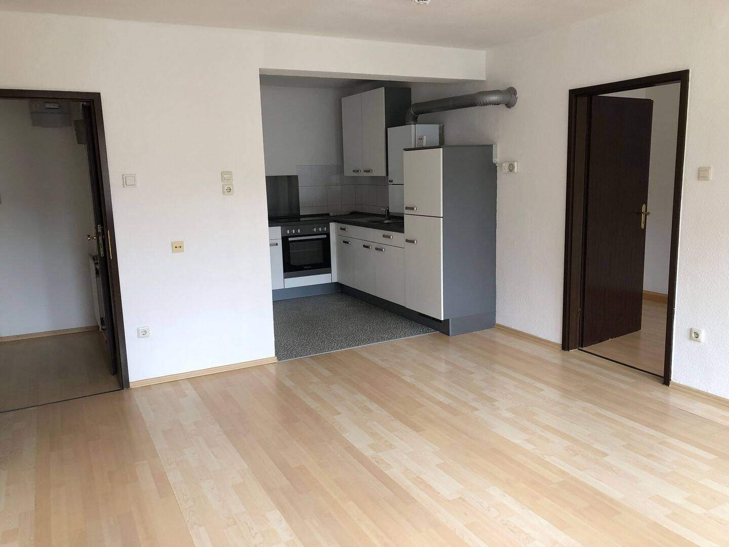 N-Maxfeld, sehr schön renov., gepfl. 2-ZW mit toller, moderne Einbauküche und neuem Bad, 3. OG. ohne Lift, 90409 Nürnberg (Großreuth h. d. Veste Gärten h. d. Veste Maxfeld Schoppershof)
