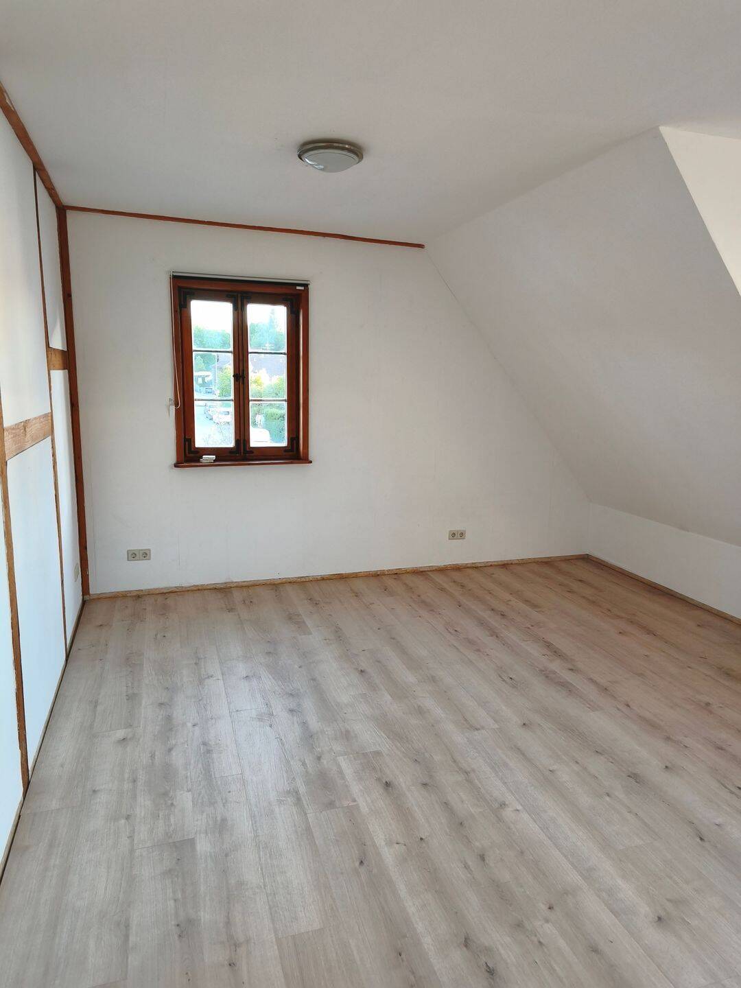 Großzügige, gemütliche Dachgeschoss Wohnung zu vermieten, 73230 Kirchheim unter Teck