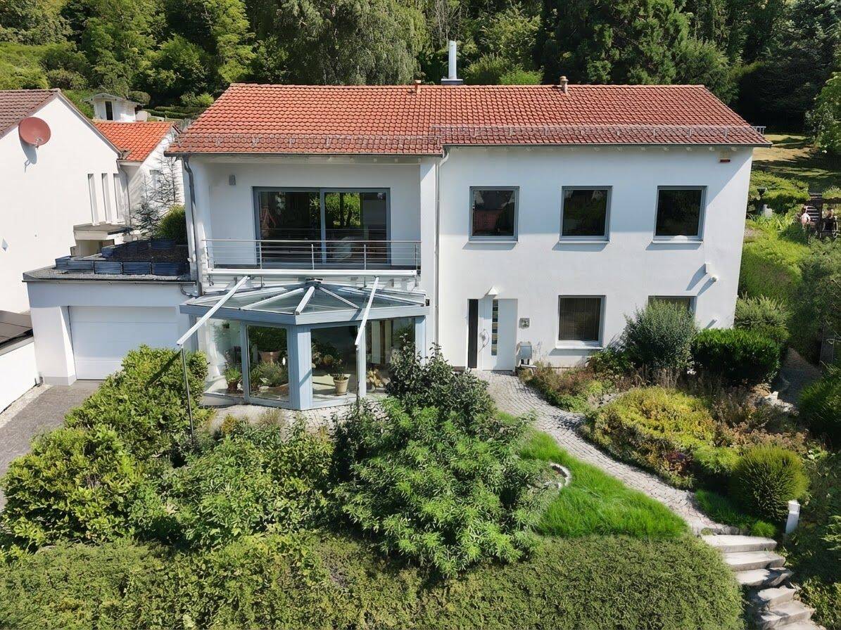 Weitblick trifft Wohnqualität – modernisiertes Einfamilienhaus in besonderer Lage von Bovenden, 37120 Bovenden