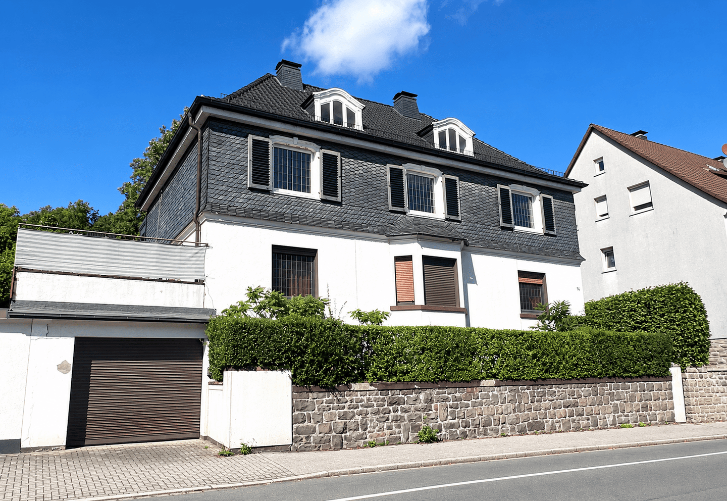 Viel Platz, viel Potenzial – großzügige unsanierte 5-Zimmer-Wohnung mit Garten in Ennepetal, 58256 Ennepetal