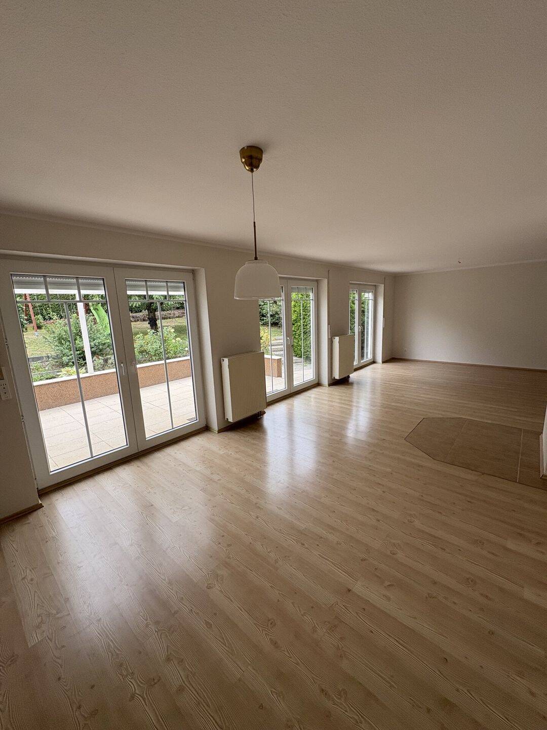 Sofort einziehen? Familienfreundliches Einfamilienhaus in begehrter Lage von Bad Berka, 99438 Bad Berka