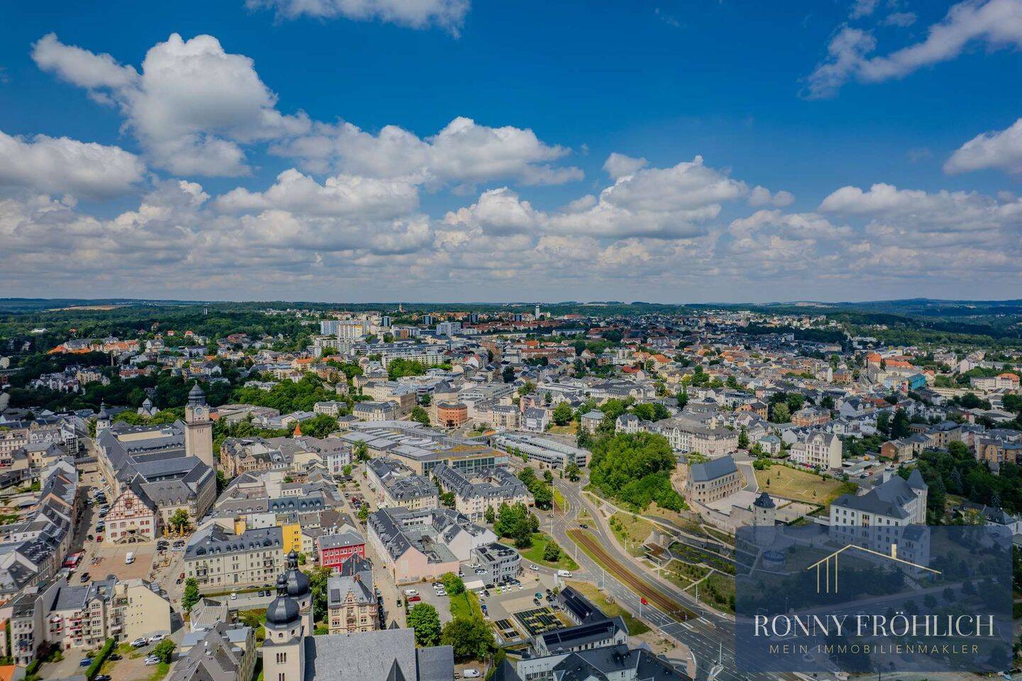 Verkauf nach Gebot! 2-Zimmer-Wohnung mit BALKON in Plauen zu verkaufen, Tageslichtbad, zum Sanieren, 8529 Plauen