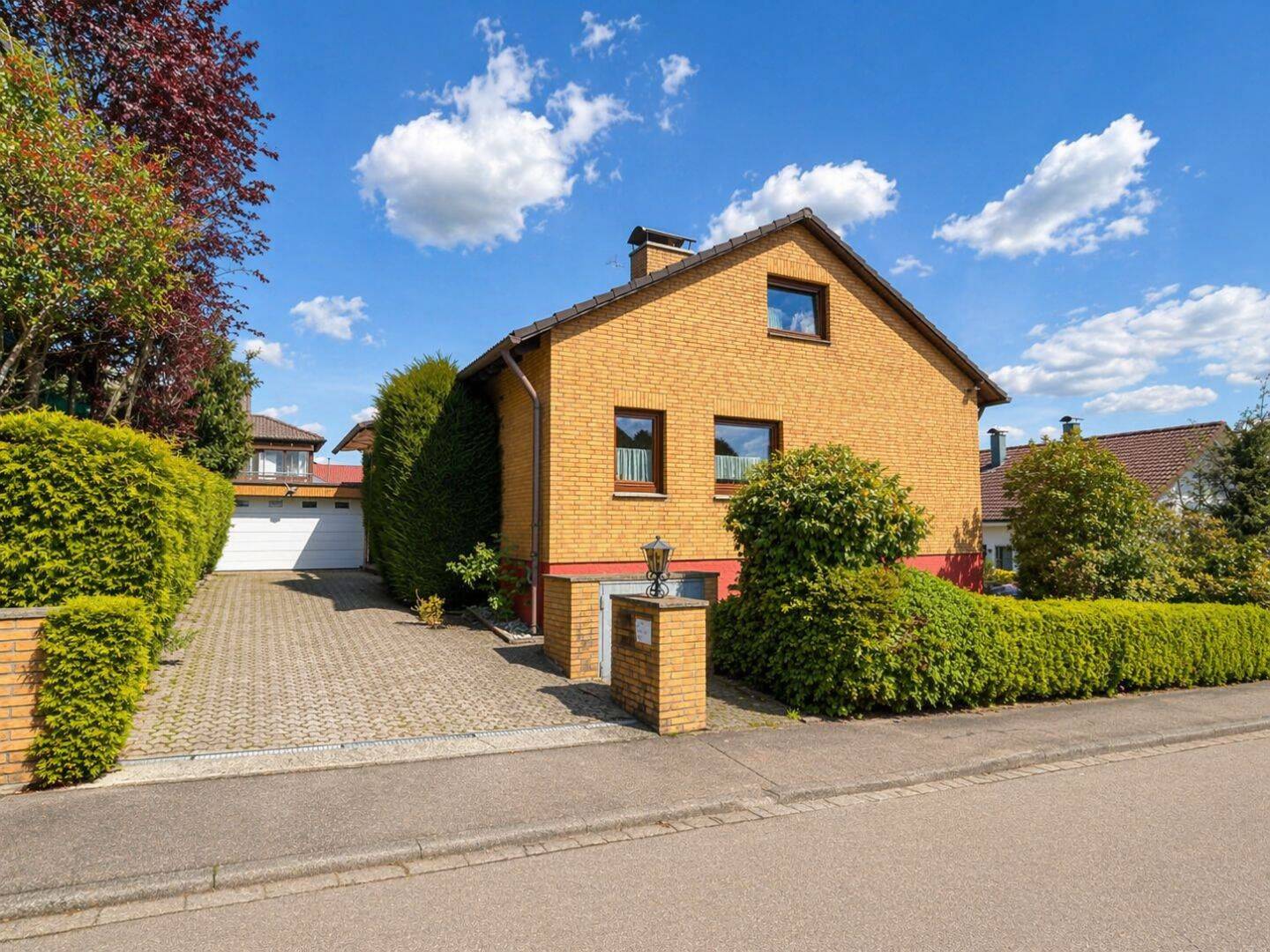Freistehendes Haus mit Einliegerwohnung und Dachstudio in Altenriet – ruhig gelegen & vielseitig, 72657 Altenriet