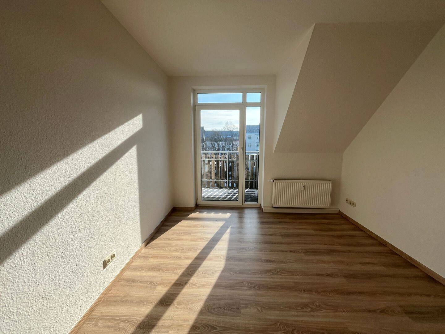 Helle Wohnung mit Balkon in Hilbersdorf – Stellplatz optional verfügbar, 9131 Chemnitz (Ebersdorf Hilbersdorf)