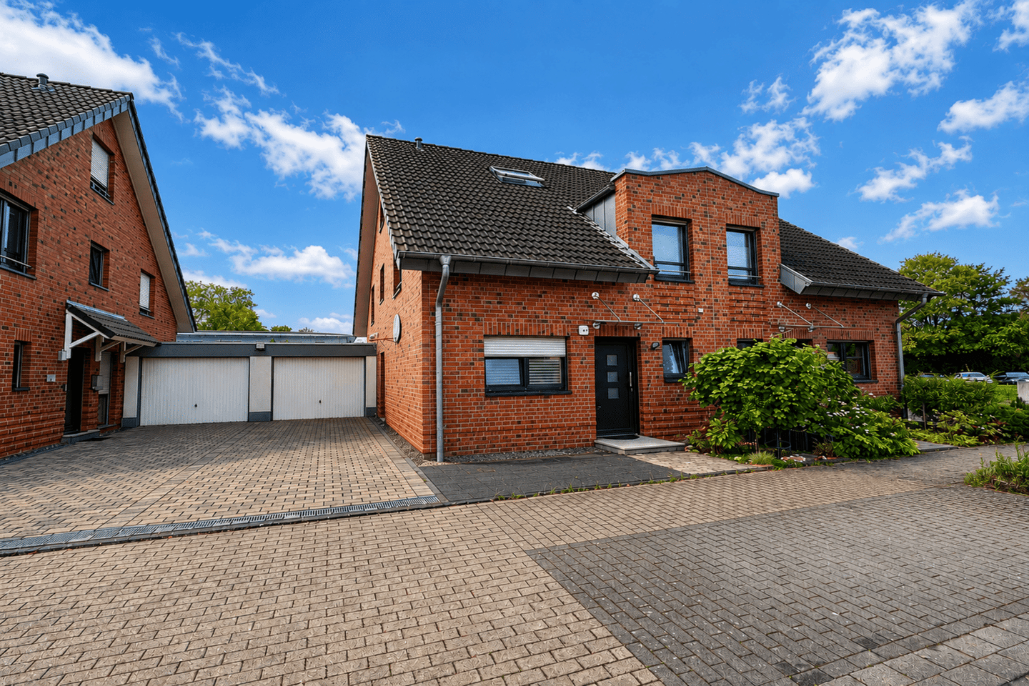 Familienglück in LEV-Rheindorf – moderne Doppelhaushälfte mit 4 Schlafzimmern, Garten & Garage, 51371 Leverkusen (Bürrig Hitdorf Rheindorf)
